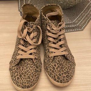 Billabong high top sneakers